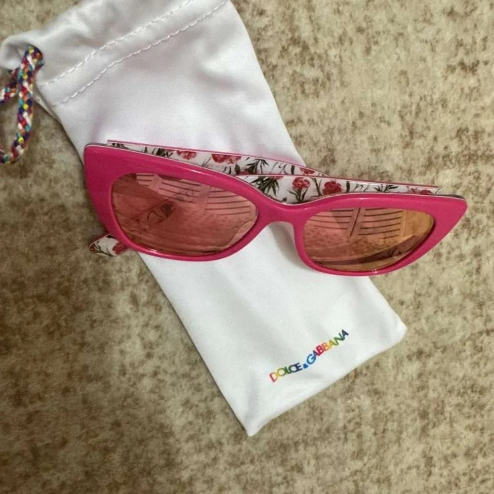 Pink Cat-Eye Sunglasses with Floral Temples